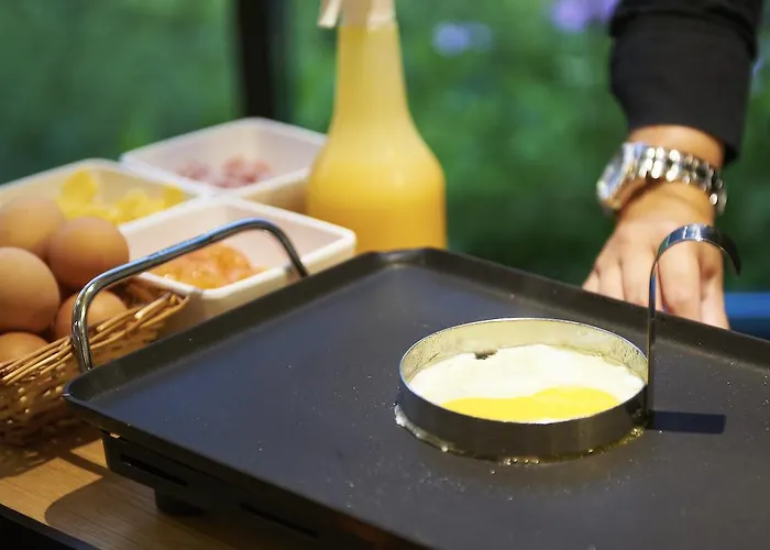 Отель Bastion Amstel